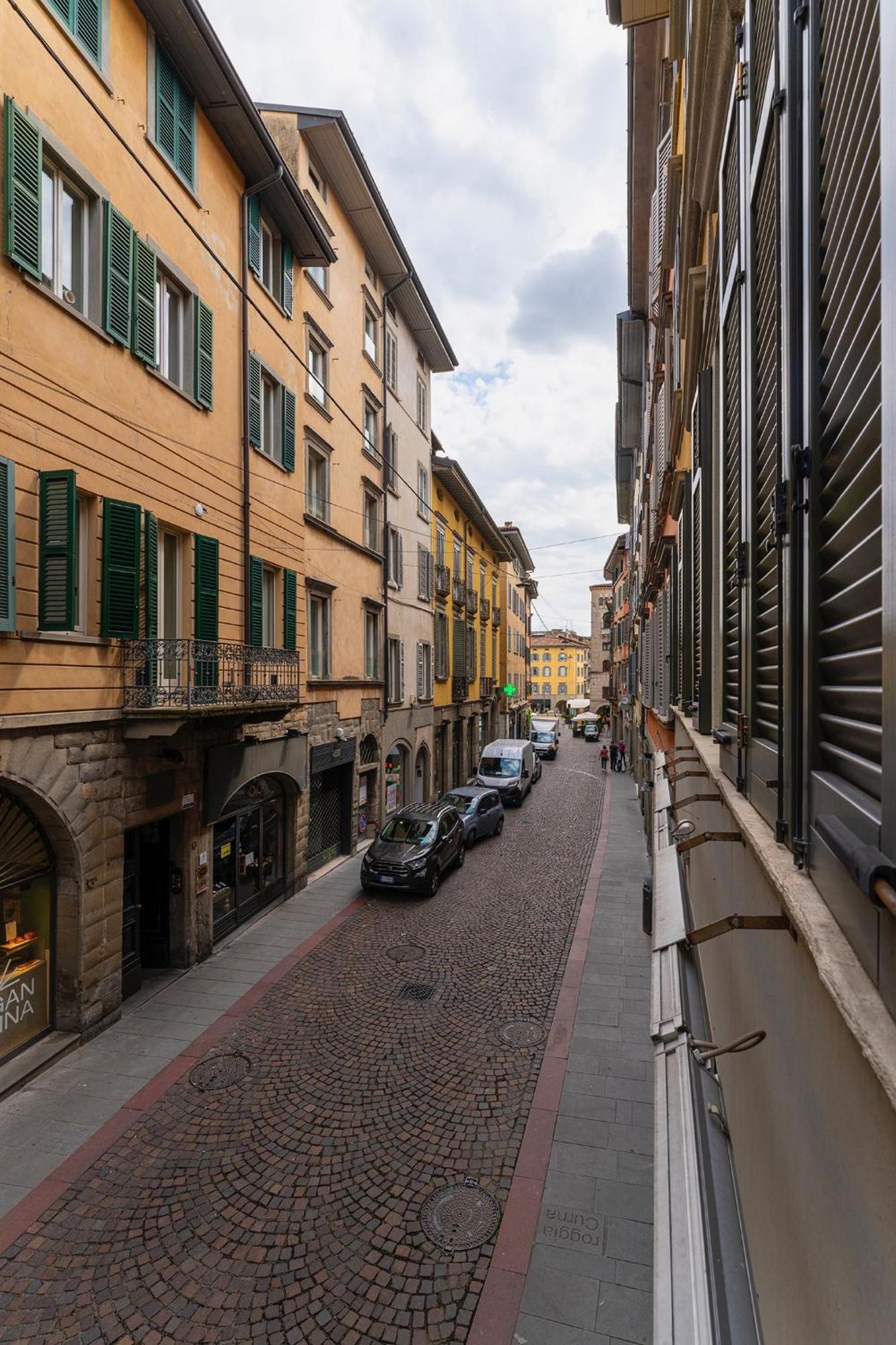 Magic Place Bergamo! Classy Apartment In The Heart Of The City Ngoại thất bức ảnh